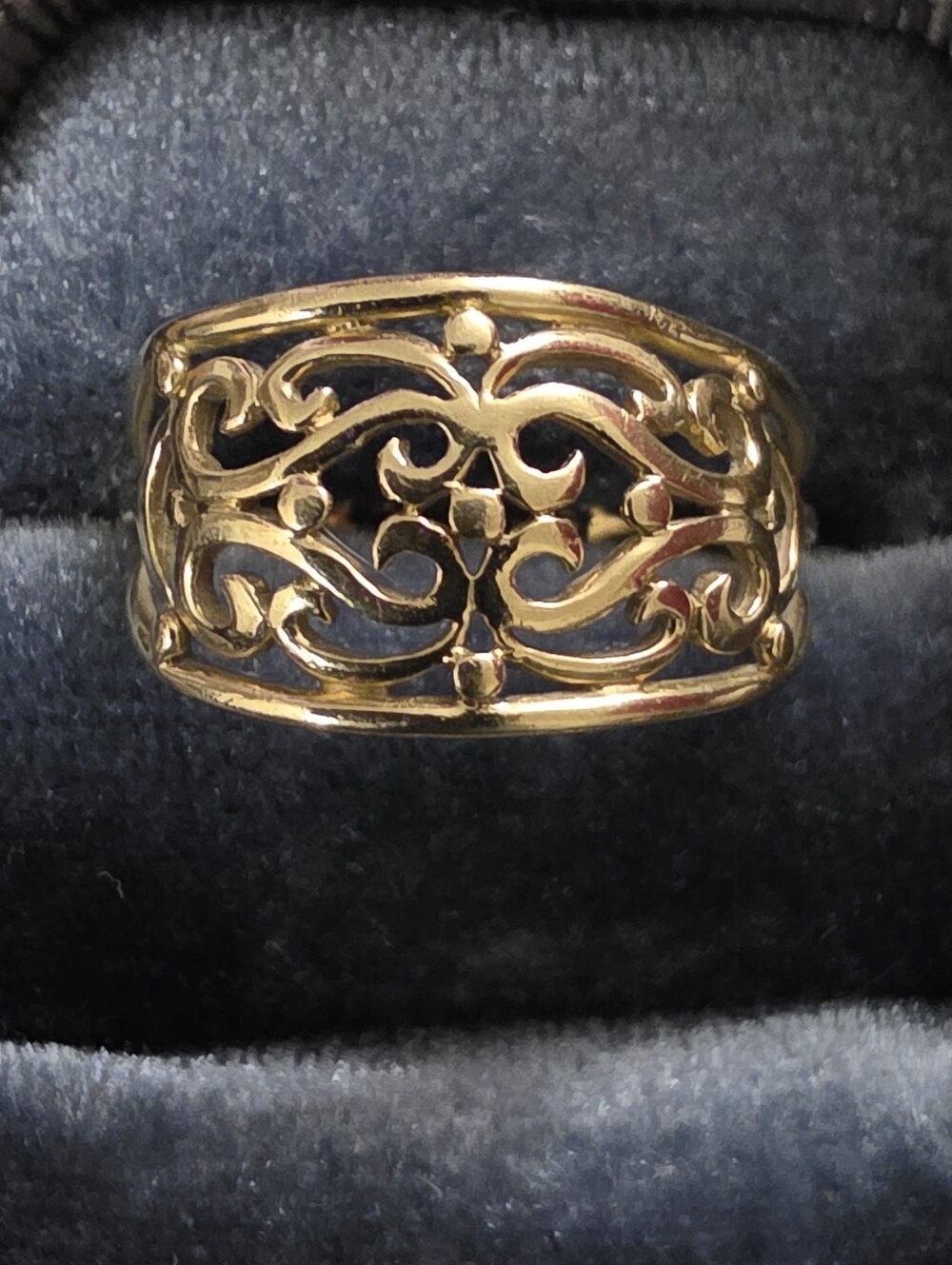 14k Filigree Yellow Gold Ring - Picture 3 of 12